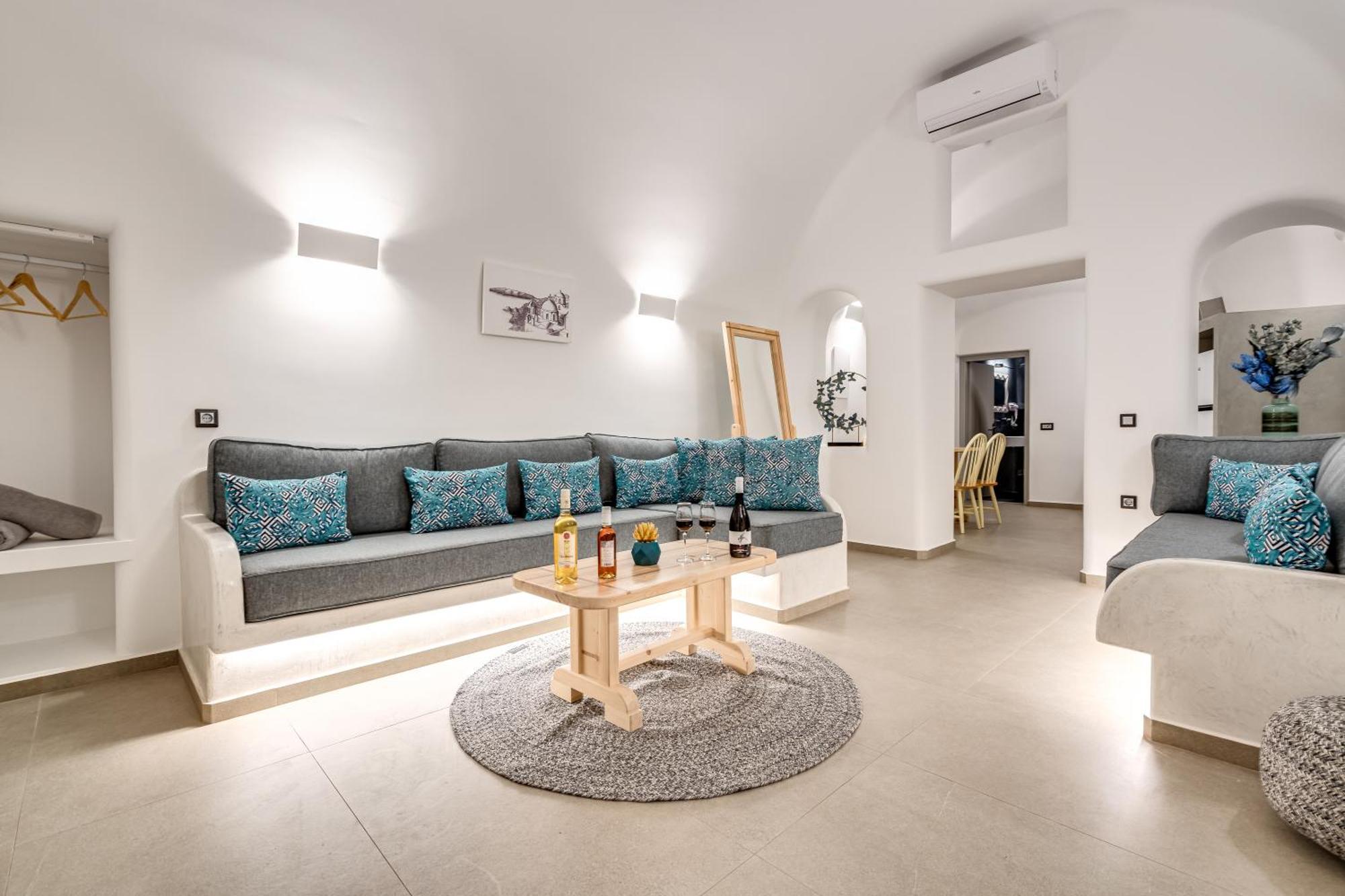 Tiara Suites Santorini Тира Экстерьер фото