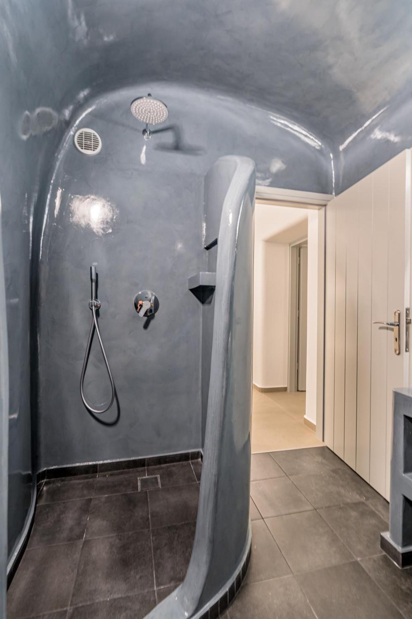 Tiara Suites Santorini Тира Экстерьер фото