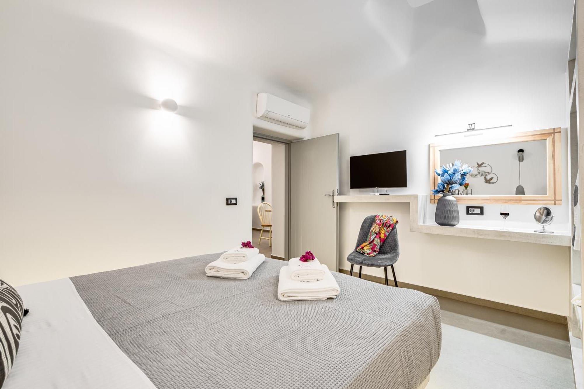 Tiara Suites Santorini Тира Экстерьер фото